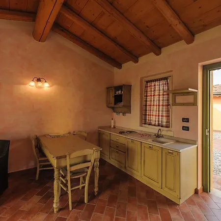 Cascina Le Preseglie Guest House Desenzano del Garda Exterior photo