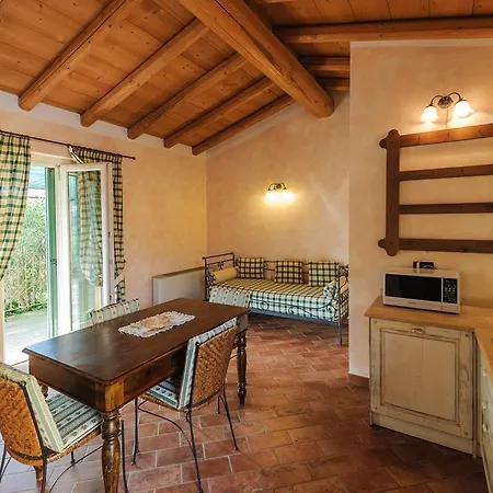 Cascina Le Preseglie Guest House Desenzano del Garda Exterior photo