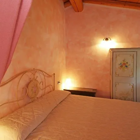 Cascina Le Preseglie Guest House Desenzano del Garda Exterior photo