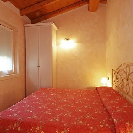 Cascina Le Preseglie Guest House Desenzano del Garda Exterior photo