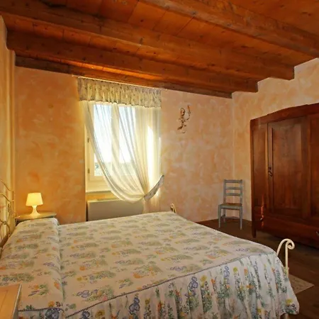 Cascina Le Preseglie Guest House Desenzano del Garda Exterior photo